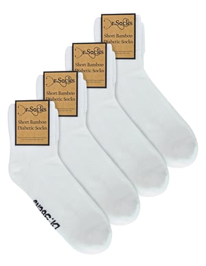 Herren Bamboo Diabetiker Knöchelsocken | Dr.Socks | Extra Wide Trainer Socken in Schwarz & Weiß - Weiß