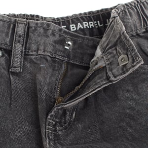 Hochsitzende Barrel-Jeans 725860 Mädchen