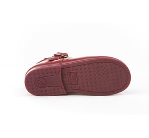 Schuh vom Typ Merceditas aus Leder