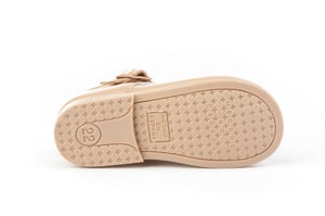 Schuh vom Typ Merceditas aus Leder