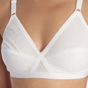 Klassischer bügelloser BH P1612 für Damen