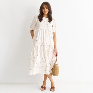 Broderie-Baumwoll-Smok-Midikleid