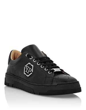 Low Top Leather Skeakers Matte Monogram