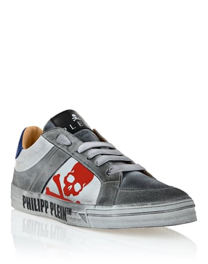 Low-Top Sneaker Retrokickz