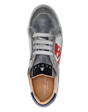 Low-Top Sneaker Retrokickz
