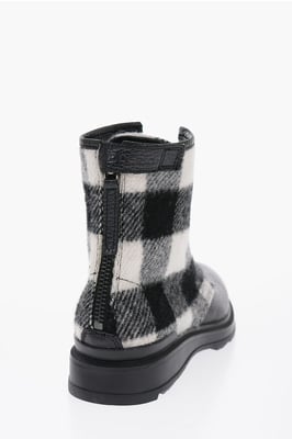 Buffalo Kampfstiefel aus karierter Wolle und strukturiertem Leder in Schwarz und Weiß