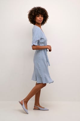 Kleid mit femininer Silhouette blue white