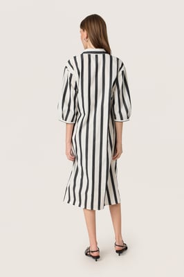 Kleid Gerade Passform black white
