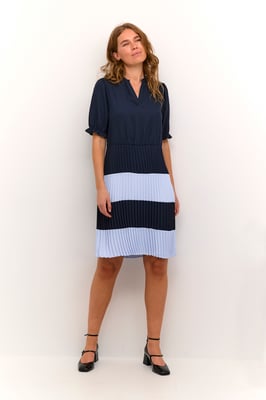 Kleid Feminine blue
