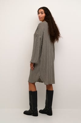 Kleid Oversize fit black white