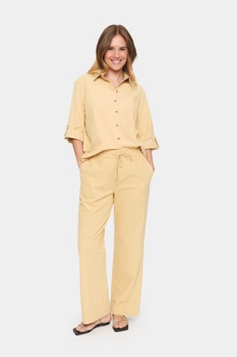 Casual Hose Gerade Passform Croissant yellow