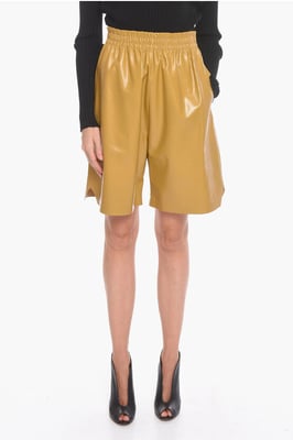 Leder glänzende Gaucho-Shorts in Gelb
