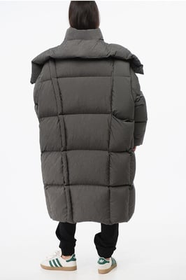 MM6 – Gesteppte Maxi-Daunenjacke mit abnehmbarer Kapuze in Grau