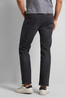 Bugatti Herren Jeans mit einem leichten Used-Look
