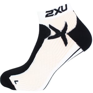2XU Niedrig geschnittene Socken Schwarz/Weiß