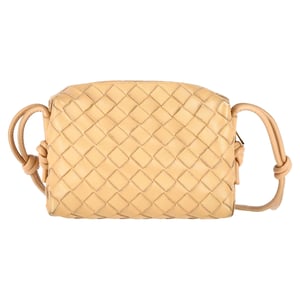 Bottega Veneta Mini Intrecciato Loop Camera Umhängetasche aus gelbem Lammleder