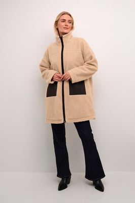 Jacke CUtally Jacke Oversize fit beige