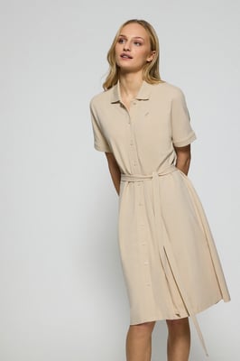 Geknöpftes Kleid beige mit gesticktem PC-Logo