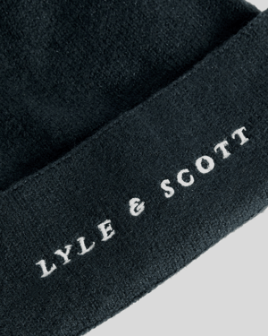 Lyle & Scott Beanie mit Logo-Schriftzug – Marineblau