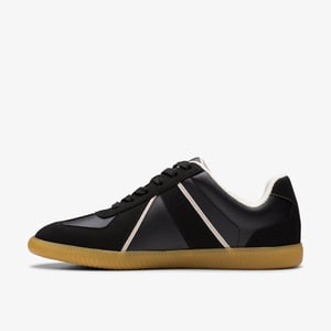 Nykole Schritt Schwarze Turnschuhe