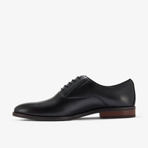 Banstead Spitze Schwarze Leder Schuhe