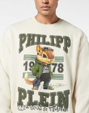 Round Neck Sweatshirt College Squirrel