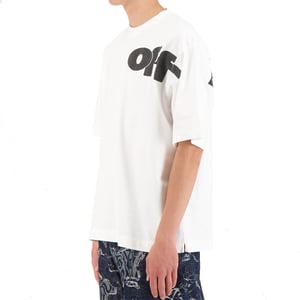 Off-White Skate-T-Shirt mit gemeinsamem Logo