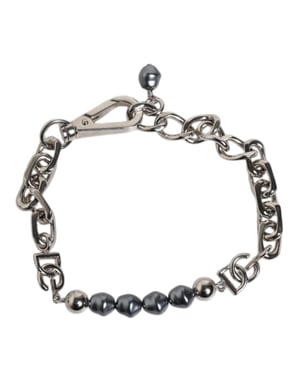 Armband mit grauen Perlen und Silberfarbener Kette mit Karabinerhaken-Logo