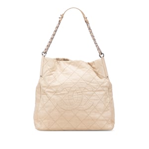 Gepolsterte Hobo-Tasche mit Kettenriemen
