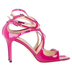 Jimmy Choo Lance Riemchen Sandalen aus pinkfarbigem Lackleder