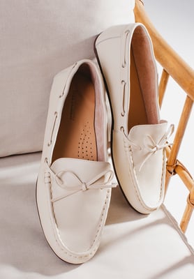 Wittchen Damen-Ledermokassins mit Riemen, Creme, Naturleder