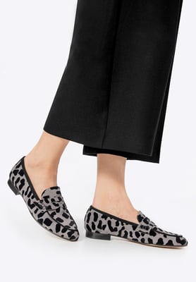 Wittchen Damen-Mokassins mit Leopardenmuster aus echtem Leder, Grau und Schwarz