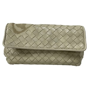 Bottega Veneta Butterfly Intrecciato Flap Clutch Bag aus beigem Leder
