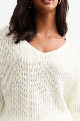 Cremefarbener Grobstrick-Pullover in Übergröße