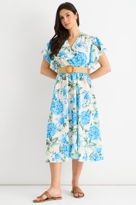 Blaues Midikleid mit Blumenmuster und Engelsärmeln und Gürtel zum Wickeln