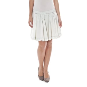 Plissierte Minirock-Modell