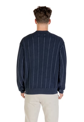 Gestreifter Strick-Pullover mit Rundhalsausschnitt