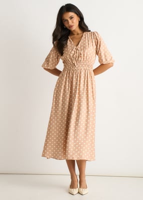 Haferflockenfarbener Fleckendruck Geraffte Taille Midikleid