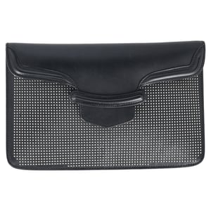 Alexander McQueen Nieten Heroine Flach-Tasche aus schwarzem Leder