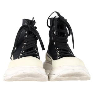 Alexander McQueen Tread Slick High-Top Sneakers aus schwarzem Canvas