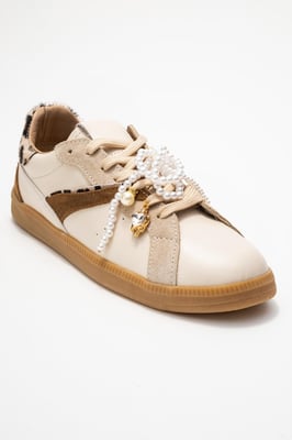 Taren Leather Pearl Buckle Turnschuhe Women