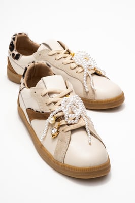 Taren Leather Pearl Buckle Turnschuhe Women