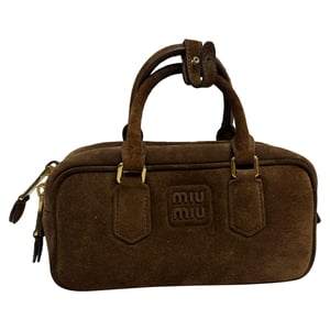 Miu Miu Arcadie gepolsterte Henkeltasche aus braunem Wildleder