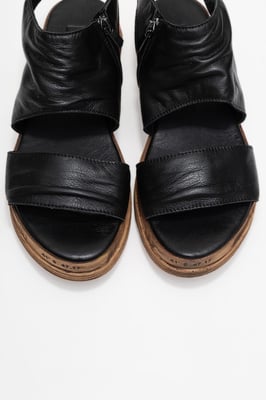 Lunas Leder Side-Zip Flach Absatz Sandale