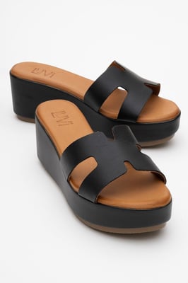 Lia Leder Plateau Sandale (Women)