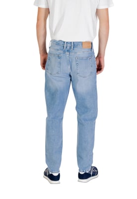 Hellblaue Jeans