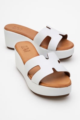 Lia Leder Plateau Sandale (Women)