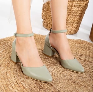 Marcelle Pumps mit niedrigem Blockabsatz