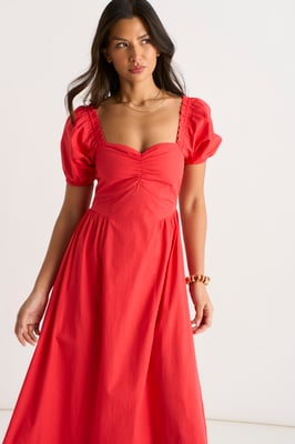 Rotes Zigeunerkleid mit Puffärmeln und Midaxi-Kleid
