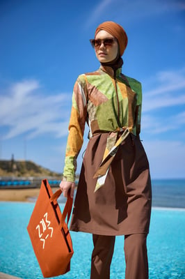 Braunes Burkini-Set mit vollständiger Abdeckung und schlichter Bademode